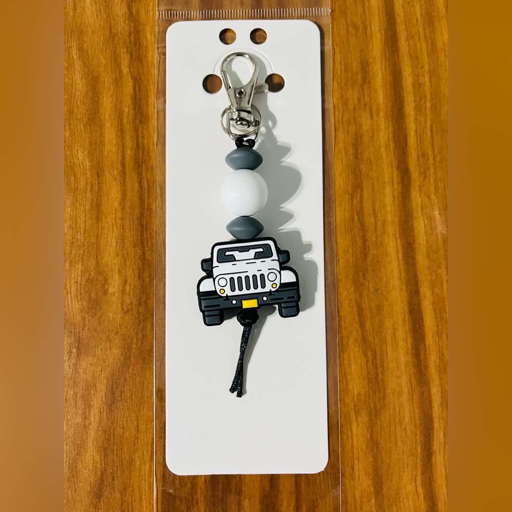 🔥White Jeep Keychain🔥